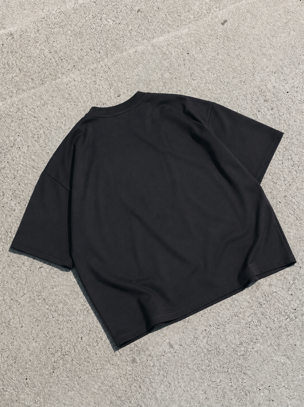 BOLT HARDWARE TEE – ONYX BLACK