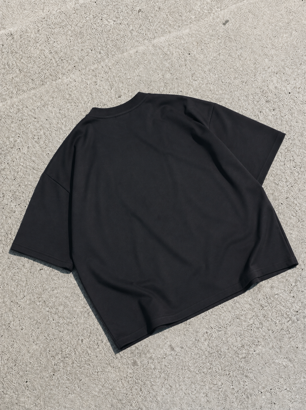 BOLT HARDWARE TEE – ONYX BLACK