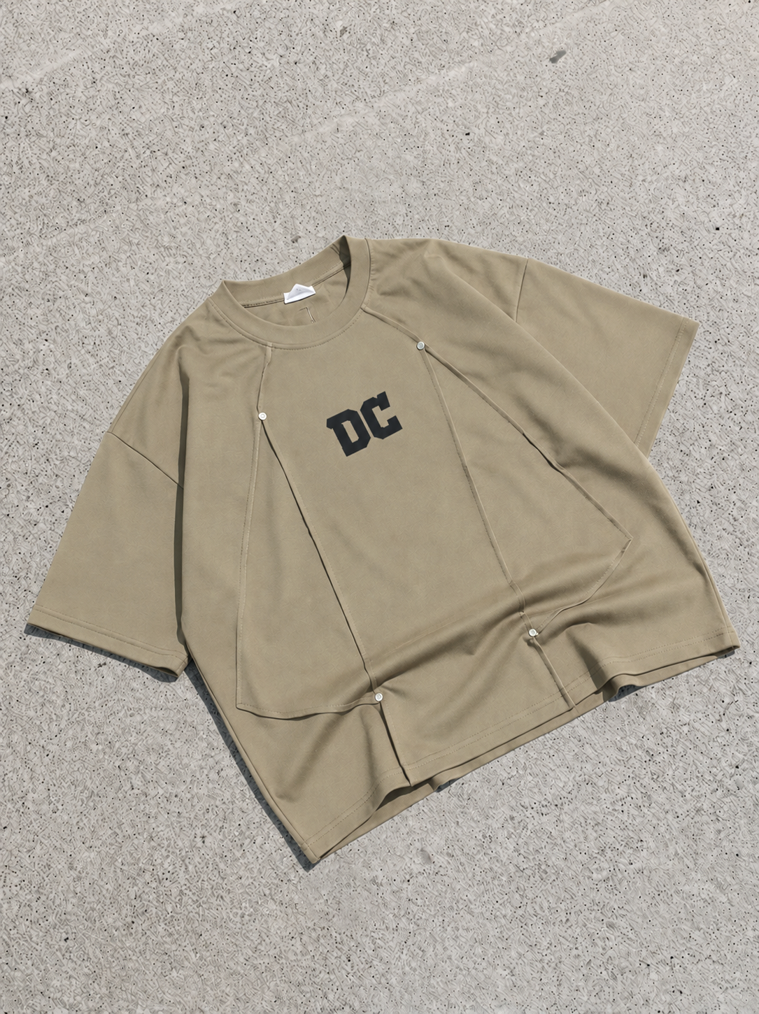 BOLT HARDWARE TEE – DUSTED KHAKI